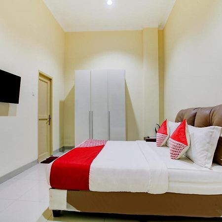 Oyo 90141 3A Syariah Hotel Jacarta Exterior foto
