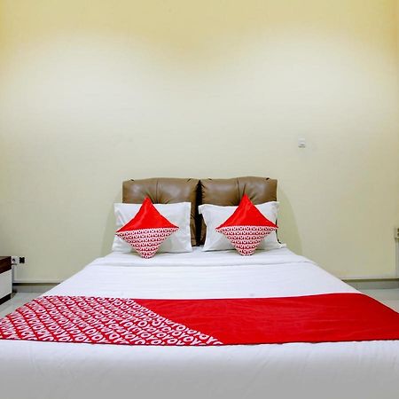 Oyo 90141 3A Syariah Hotel Jacarta Exterior foto
