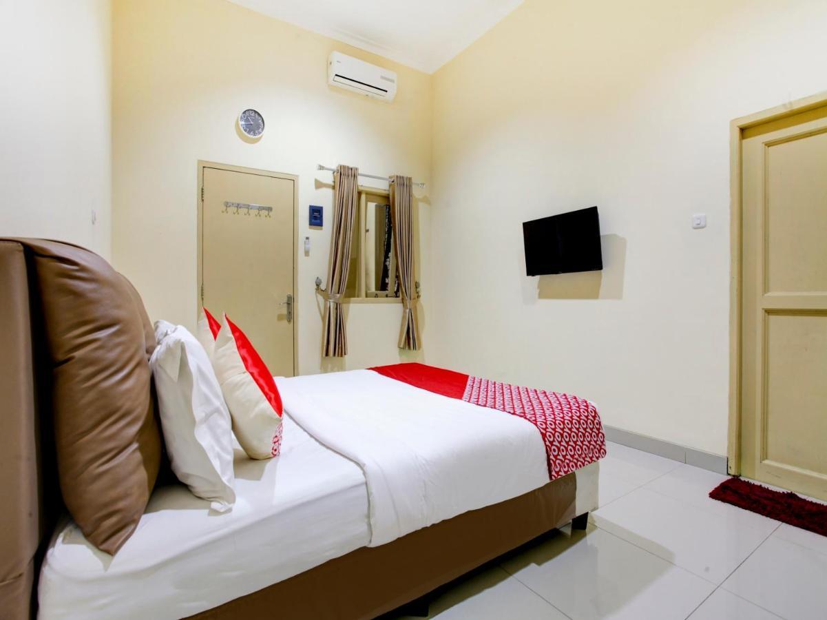 Oyo 90141 3A Syariah Hotel Jacarta Exterior foto