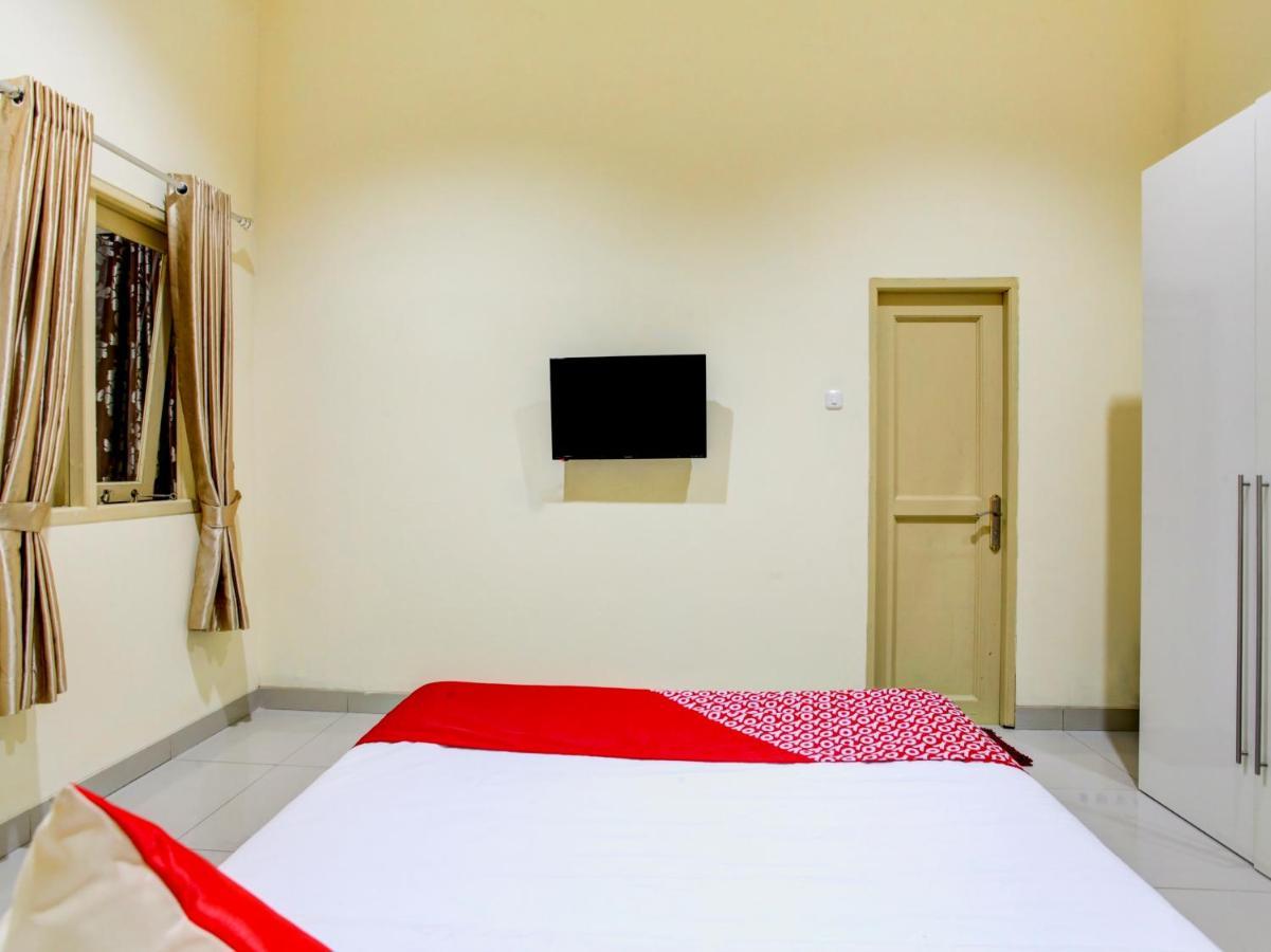 Oyo 90141 3A Syariah Hotel Jacarta Exterior foto