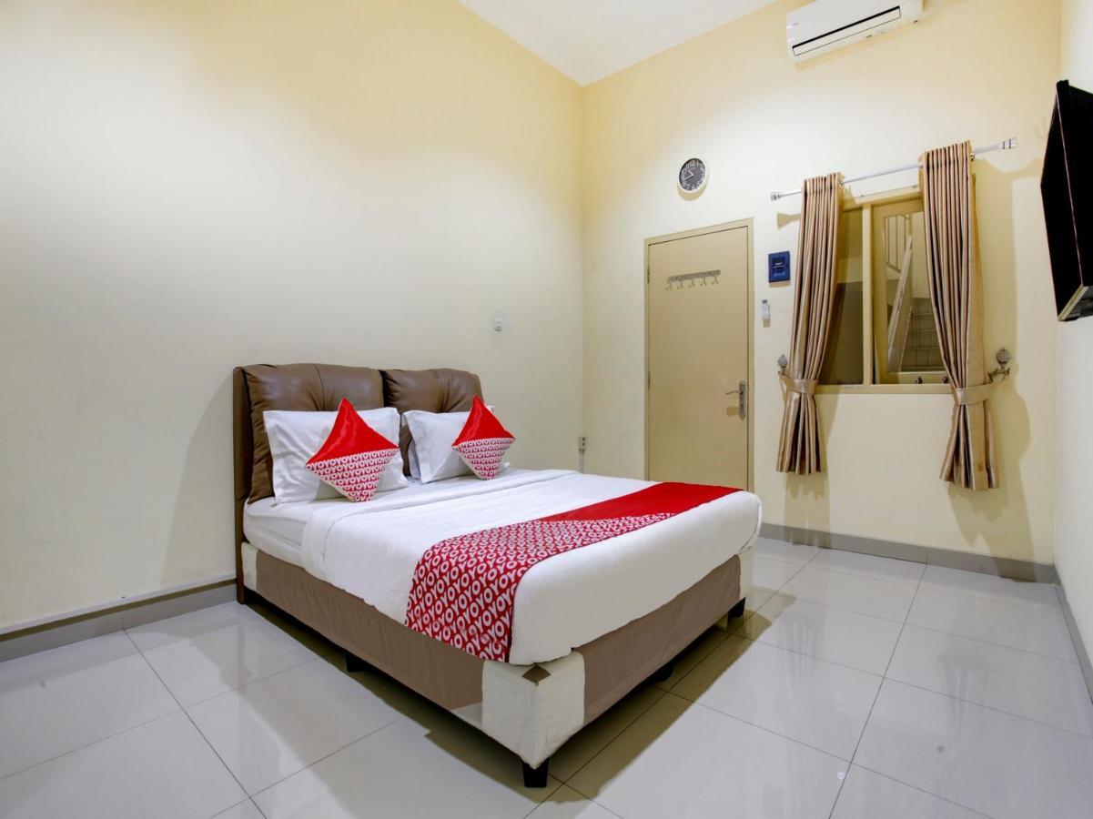 Oyo 90141 3A Syariah Hotel Jacarta Exterior foto