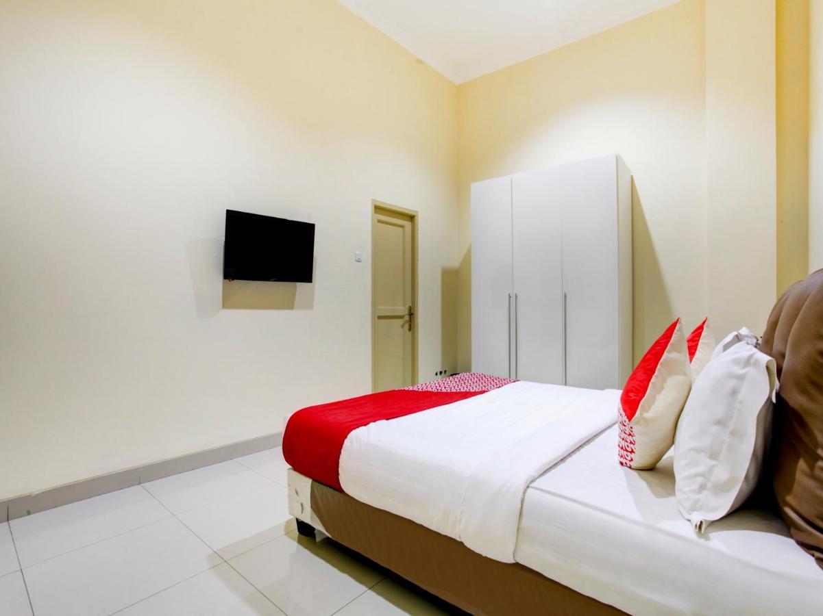 Oyo 90141 3A Syariah Hotel Jacarta Exterior foto
